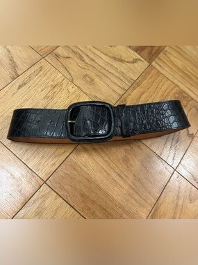Sherry Cassin crocodile-embossed leather belt in black